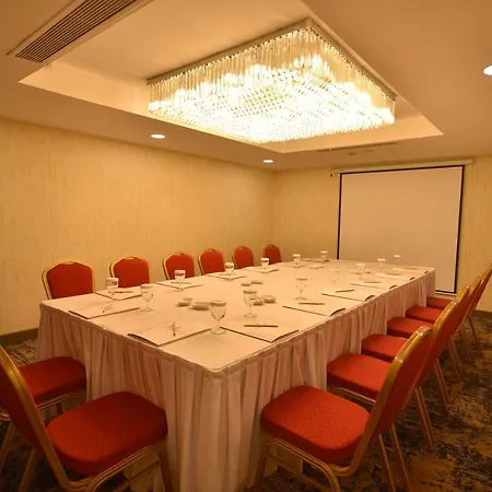 Hotel New 4*